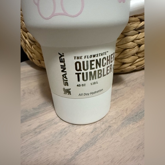 Stanley White Quencher Tumbler - Picture 2 of 3